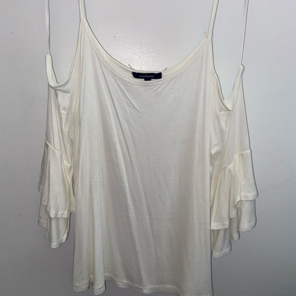 White blouse with ruffled sleeves - Picture 2 of 5